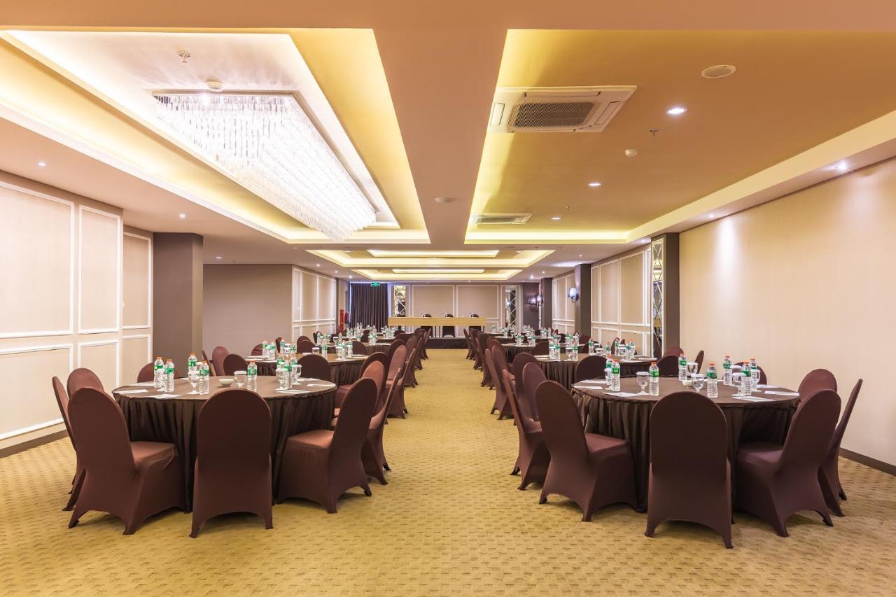 Great Diponegoro Hotel Surabaya Exteriör bild