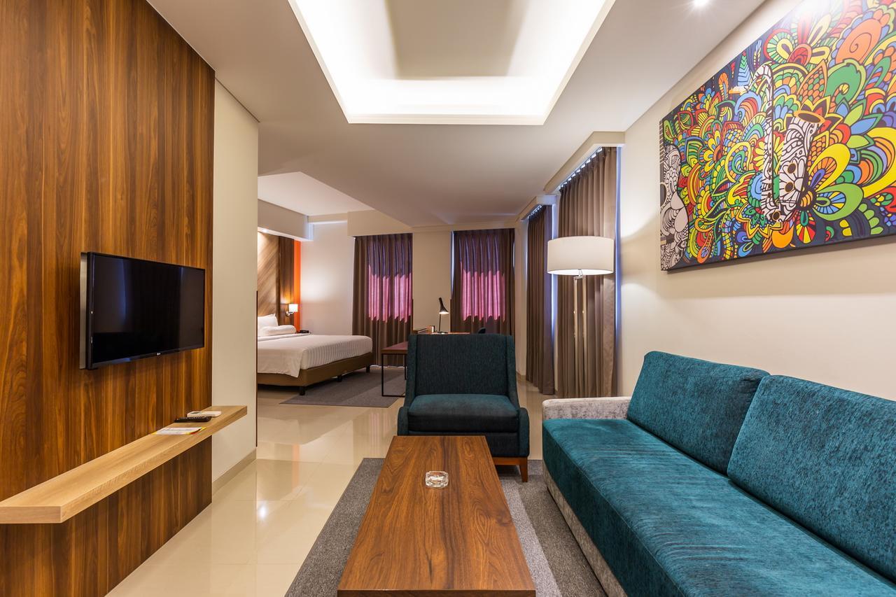 Great Diponegoro Hotel Surabaya Exteriör bild