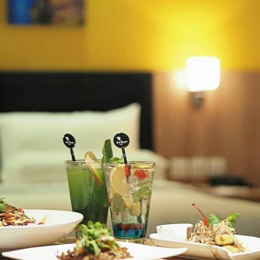 Great Diponegoro Hotel Surabaya Exteriör bild